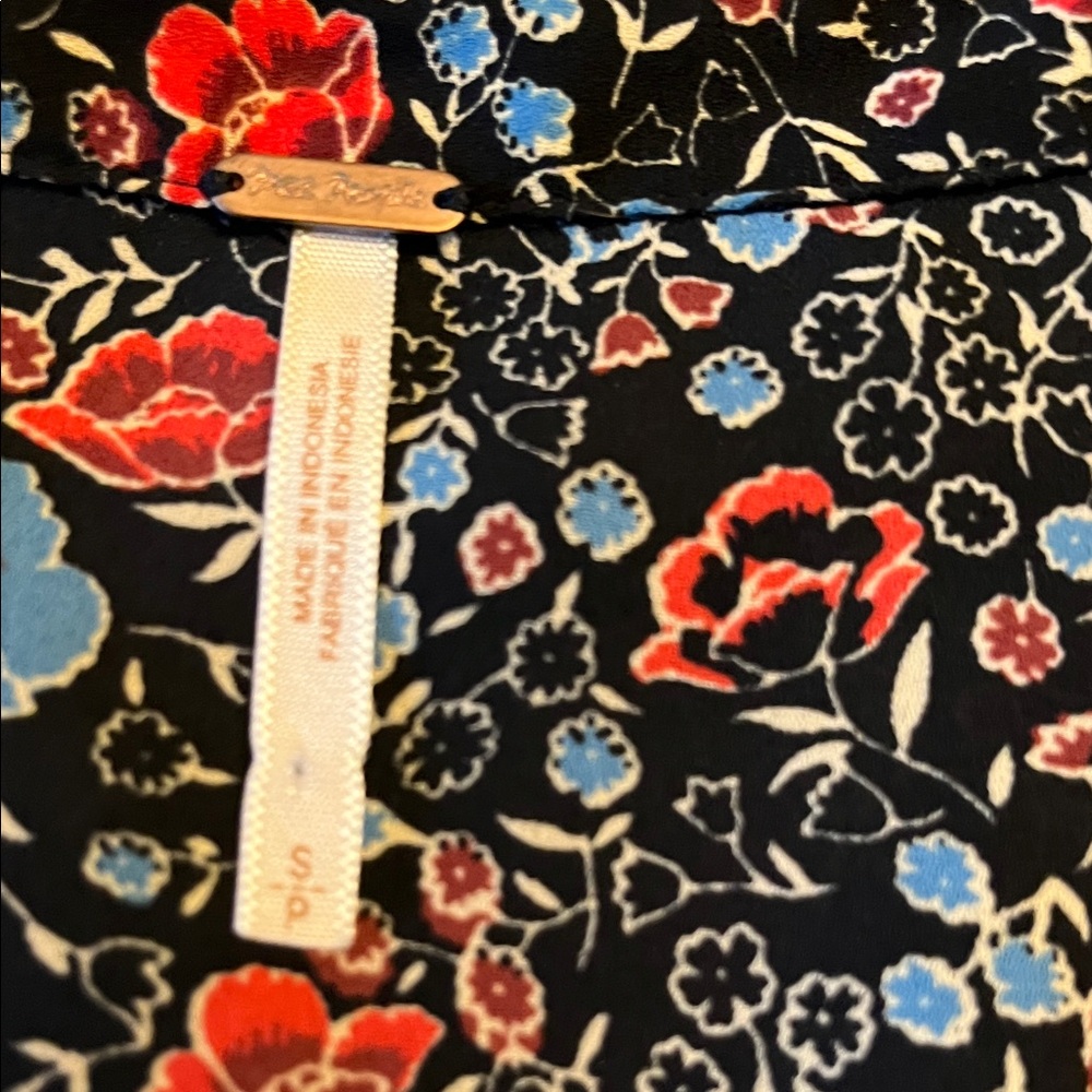 Free People Floral Ruffle Neck Poet Top- Small - Picture 4 of 4